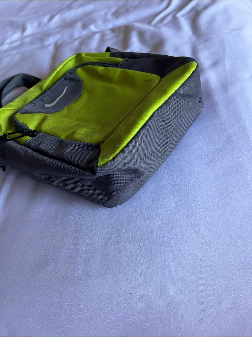 Nike Crossbody Messenger Shoulder Bag Neon Lime Green Grey Nylon 80s Vintage
